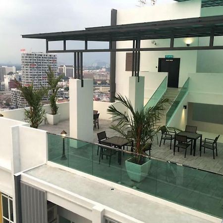 The Majestic Condo Ipoh Bagian luar foto