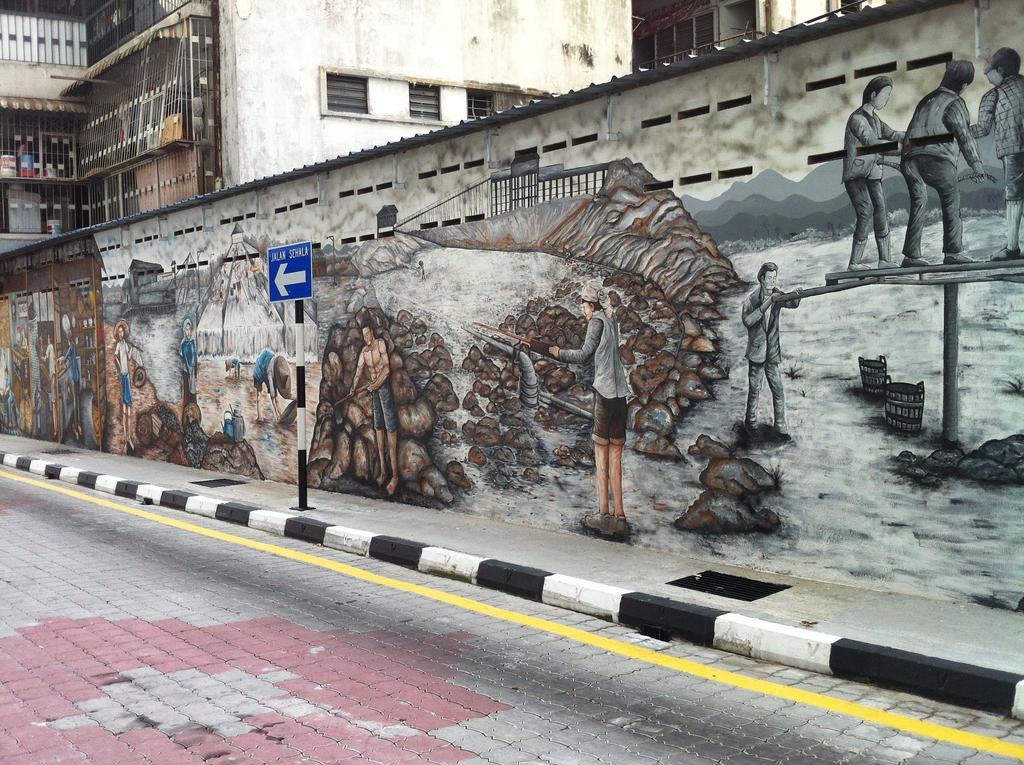 The Majestic Condo Ipoh Bagian luar foto